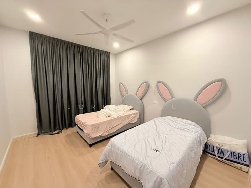Rumah Teres 2 Tingkat untuk Dijual di Taman Molek (Johor Bahru) - Jordan Kau - Bedroom - PropertyGuru.com.my