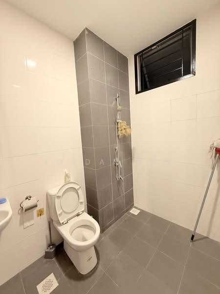 Rumah Teres 2 Tingkat untuk Dijual di Taman Molek (Johor Bahru) - Jordan Kau - Bathroom - PropertyGuru.com.my