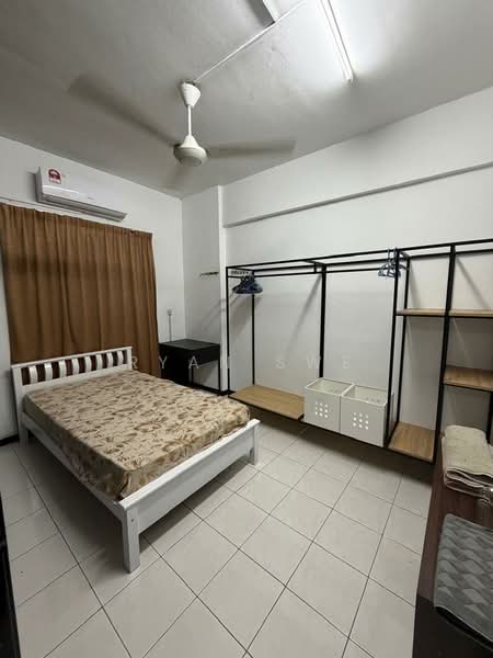 Pangsapuri untuk Dijual di Prima Tiara 1 - Ryan Swe - Bedroom - PropertyGuru.com.my