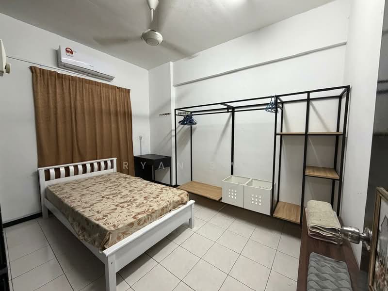 Pangsapuri untuk Dijual di Prima Tiara 1 - Ryan Swe - Bedroom - PropertyGuru.com.my