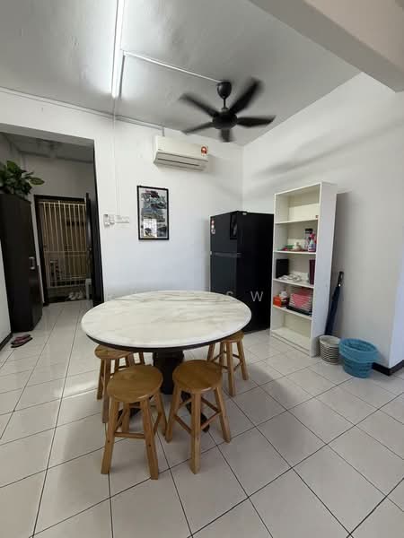 Pangsapuri untuk Dijual di Prima Tiara 1 - Ryan Swe - Dining Room - PropertyGuru.com.my