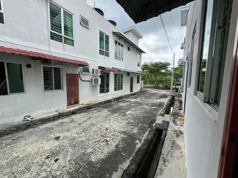 Rumah Teres 2 Tingkat untuk Dijual di Bandar Sri Sendayan (Negeri Sembilan) - Kelvin Pook - Exterior - PropertyGuru.com.my