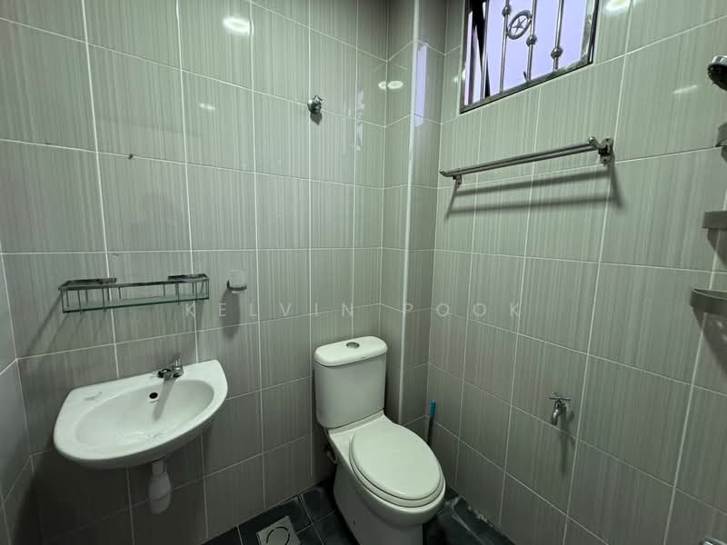 Terraced House for Sale in Nilai (Negeri Sembilan) - Kelvin Pook - Bathroom - PropertyGuru.com.my