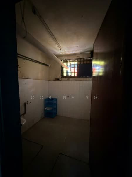 Kedai / Pejabat untuk Disewa di Taman Johor Jaya (Johor Bahru) - Corine YG - Bathroom - PropertyGuru.com.my
