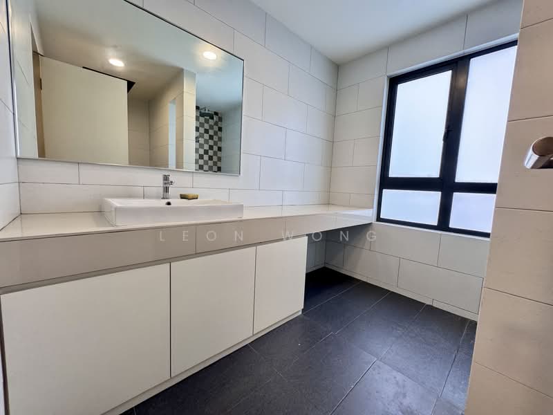 Rumah Teres untuk Dijual di Tamansari (Rawang) - LEON WONG - Bathroom - PropertyGuru.com.my