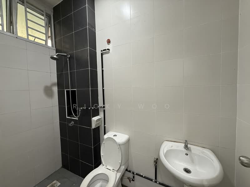 Rumah Teres 2 Tingkat untuk Dijual di Bandar Seri Alam (Masai) - Ricky Woo - Bathroom - PropertyGuru.com.my