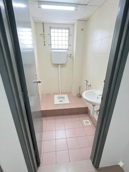 Shop for Rent in Bandar Parklands (Klang) - John Tee - Bathroom - PropertyGuru.com.my