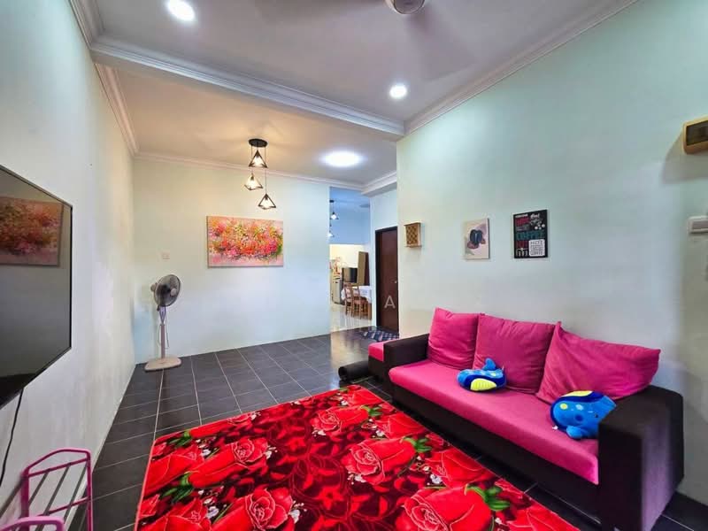 1-storey Terraced House for Sale in Bandar Utama Batang Kali (Batang Kali) - Faiza Aziz - Living Room - PropertyGuru.com.my