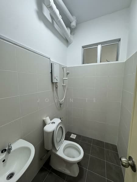 Pangsapuri untuk Disewa di Seri Molek Perdana - Jovin Te - Bathroom - PropertyGuru.com.my