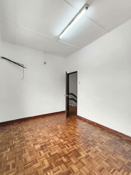 Untuk Dijual - Semi D for sale at Bukit kempas