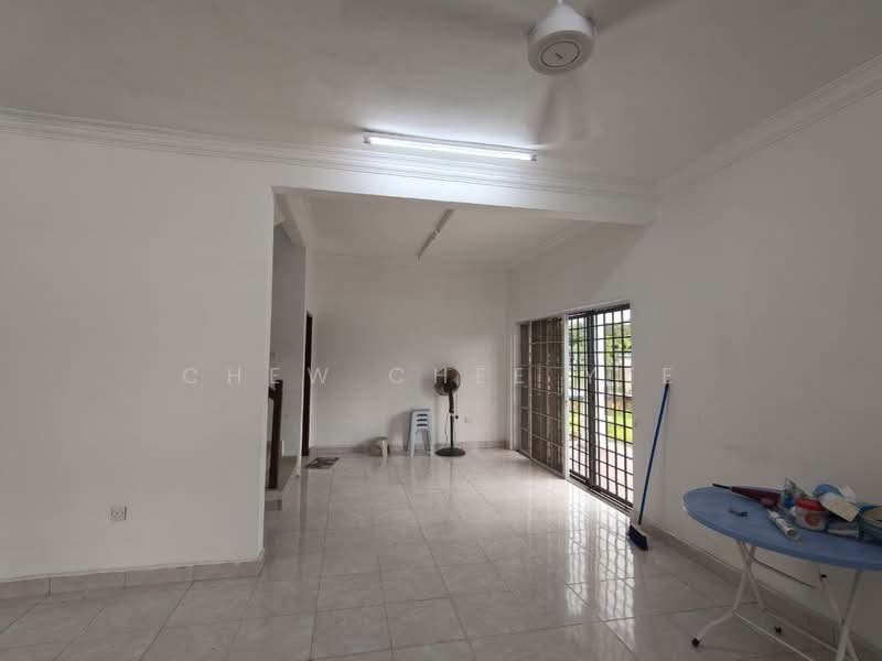 2-storey Terraced House for Rent in Taman Mutiara Rini (Skudai) - Chew Chee Yee - Living Room - PropertyGuru.com.my