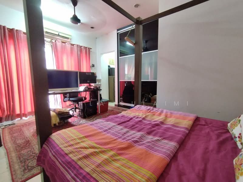 Bungalow for Sale in Seksyen 27 (Shah Alam) - Yazila Sulaimi - Bedroom - PropertyGuru.com.my
