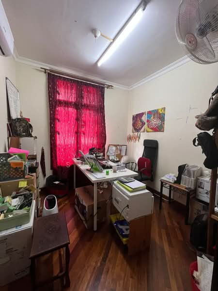 Bungalow for Sale in Seksyen 27 (Shah Alam) - Yazila Sulaimi - Study - PropertyGuru.com.my