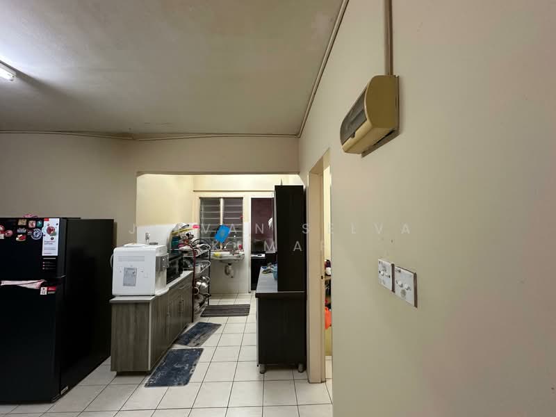 Pangsapuri untuk Dijual di Lakeview Apartments - Jeevan Selva Kumar - Kitchen - PropertyGuru.com.my