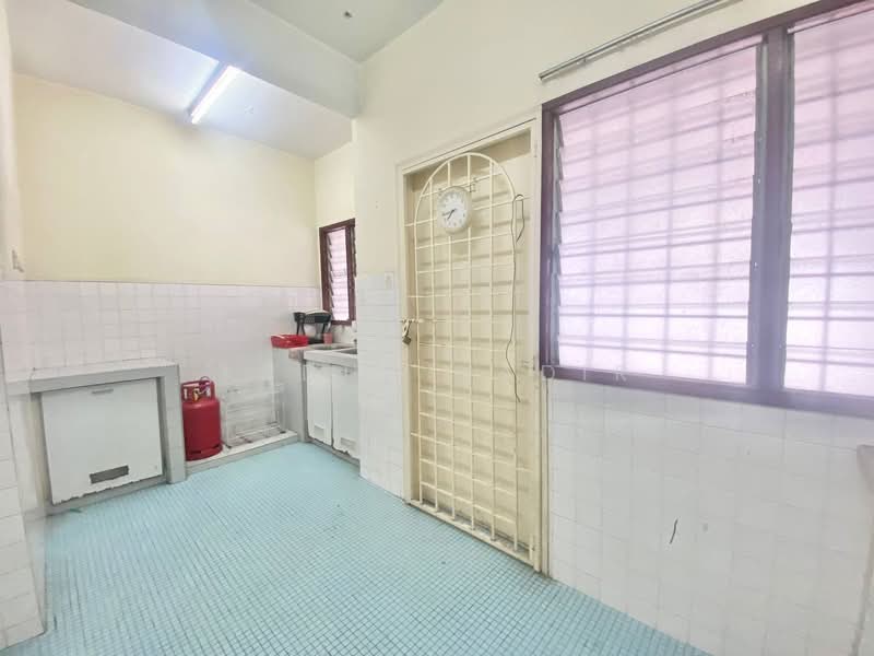 Rumah Teres 2 Tingkat untuk Dijual di Taman Sri Andalas (Klang) - Abdul Qadir - Kitchen - PropertyGuru.com.my