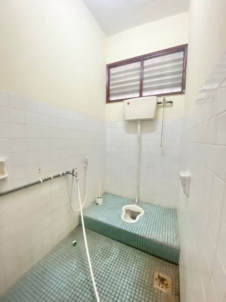 Rumah Teres 2 Tingkat untuk Dijual di Taman Sri Andalas (Klang) - Abdul Qadir - Bathroom - PropertyGuru.com.my