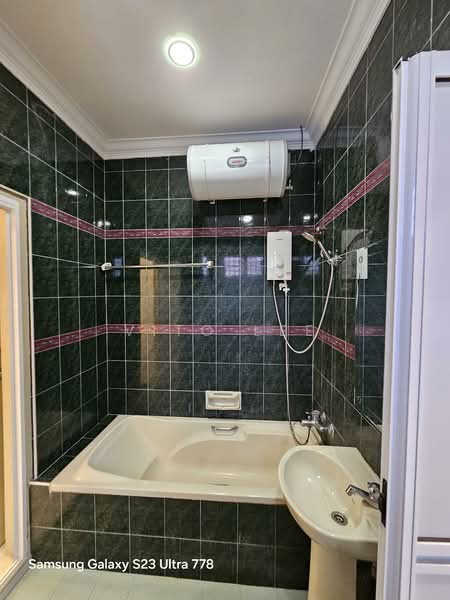 Rumah Banglo untuk Disewa di Tengkera (Melaka City) - Vito Lee - Bathroom - PropertyGuru.com.my