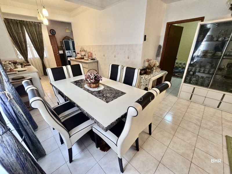 Semi-Detached House for Sale in Bandar Seri Putra (Bangi) - Ahmad Fadlee - PropertyGuru.com.my