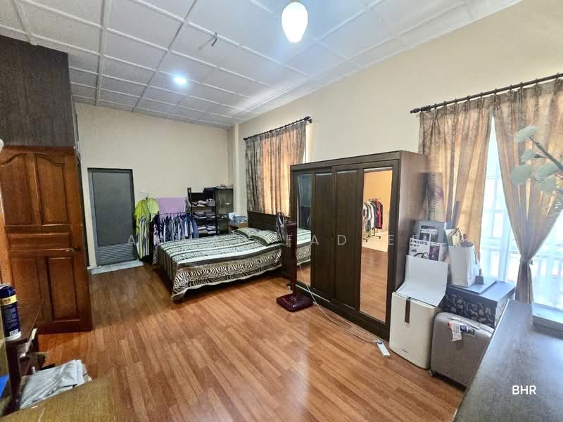 Semi-Detached House for Sale in Bandar Seri Putra (Bangi) - Ahmad Fadlee - PropertyGuru.com.my