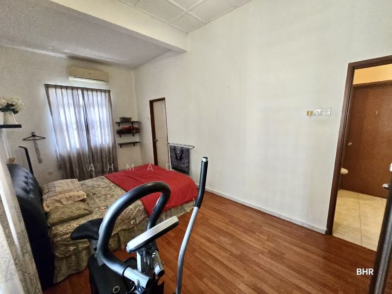 Semi-Detached House for Sale in Bandar Seri Putra (Bangi) - Ahmad Fadlee - PropertyGuru.com.my