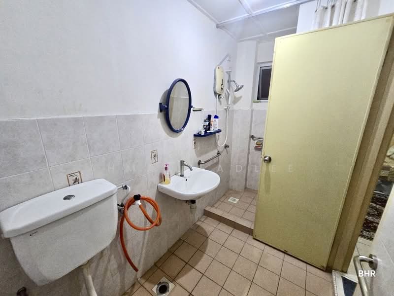 Semi-Detached House for Sale in Bandar Seri Putra (Bangi) - Ahmad Fadlee - PropertyGuru.com.my