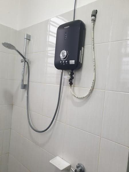 Rumah Berkembar untuk Dijual di Taman Scientex Kulai (Sedenak) - Alexius Lim - Bathroom - PropertyGuru.com.my