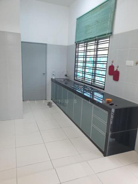 Rumah Berkembar untuk Dijual di Taman Scientex Kulai (Sedenak) - Alexius Lim - Kitchen - PropertyGuru.com.my