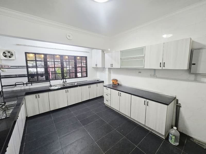 Rumah Teres 2 Tingkat untuk Dijual di Ampang Jaya (Ampang) - Azmi . - Kitchen - PropertyGuru.com.my