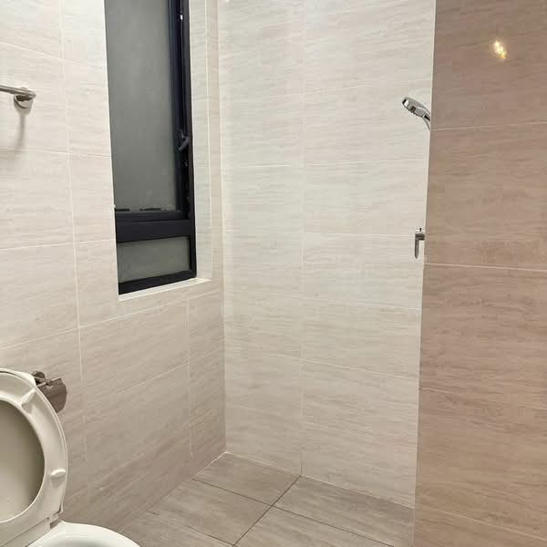 Servis Apartment untuk Disewa di Baron Residence @ Lake City - Mandy Liew - Bathroom - PropertyGuru.com.my