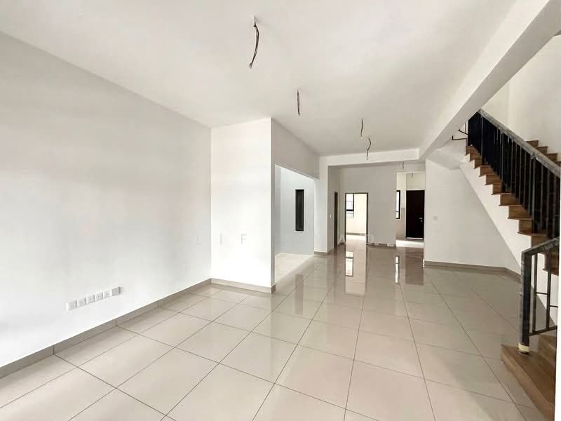 Rumah Teres 2 Tingkat untuk Dijual di Shah Alam (Selangor) - Alif Saad - Living Room - PropertyGuru.com.my