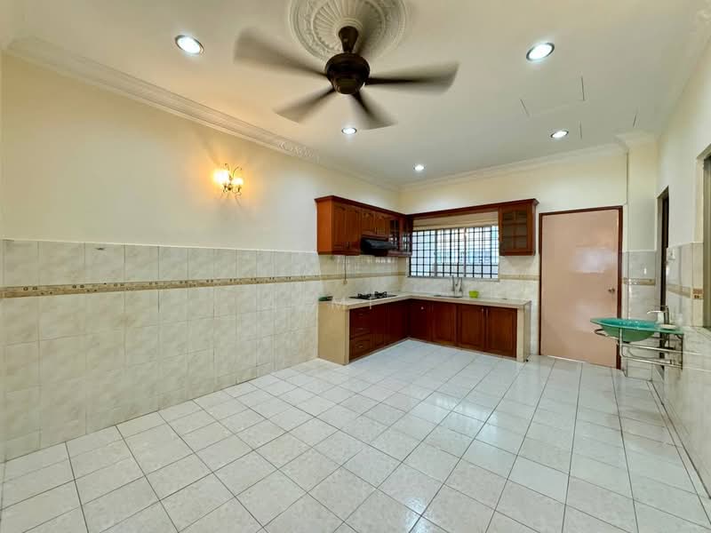 2-storey Terraced House for Sale in Subang (Selangor) - Azmi . - Kitchen - PropertyGuru.com.my