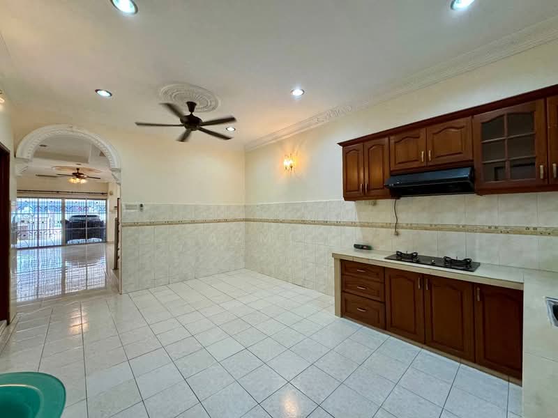 2-storey Terraced House for Sale in Subang (Selangor) - Azmi . - Kitchen - PropertyGuru.com.my