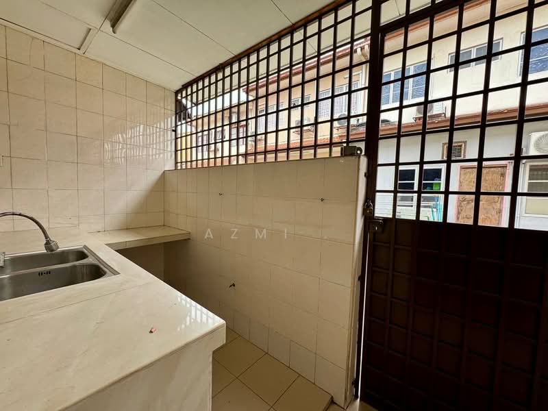 2-storey Terraced House for Sale in Subang (Selangor) - Azmi . - Kitchen - PropertyGuru.com.my