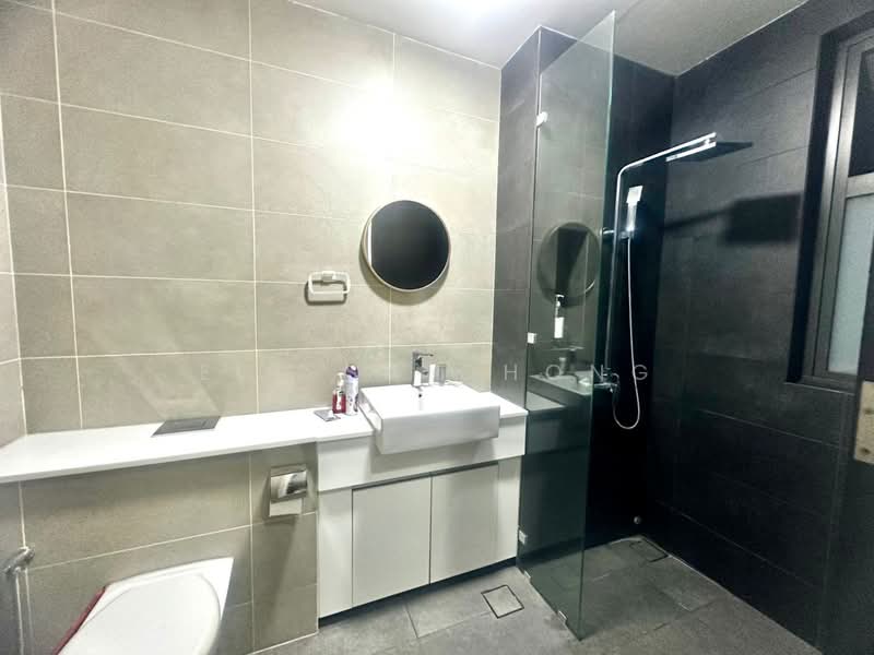 Servis Apartment untuk Disewa di Setia Sky 88 - Elissa Chong - Bathroom - PropertyGuru.com.my