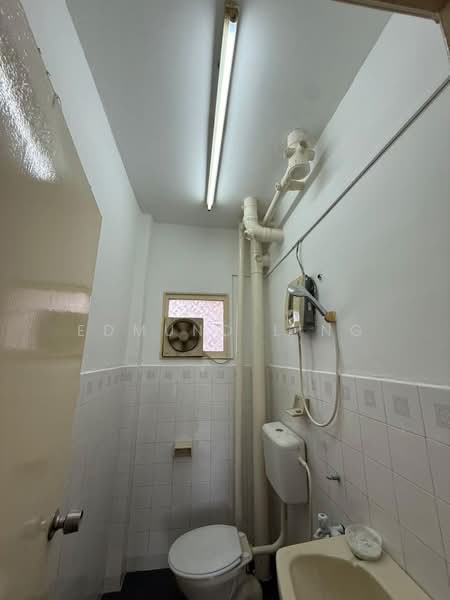 Pangsapuri untuk Disewa di Ria 2 Apartment - Edmund Ling - Bathroom - PropertyGuru.com.my