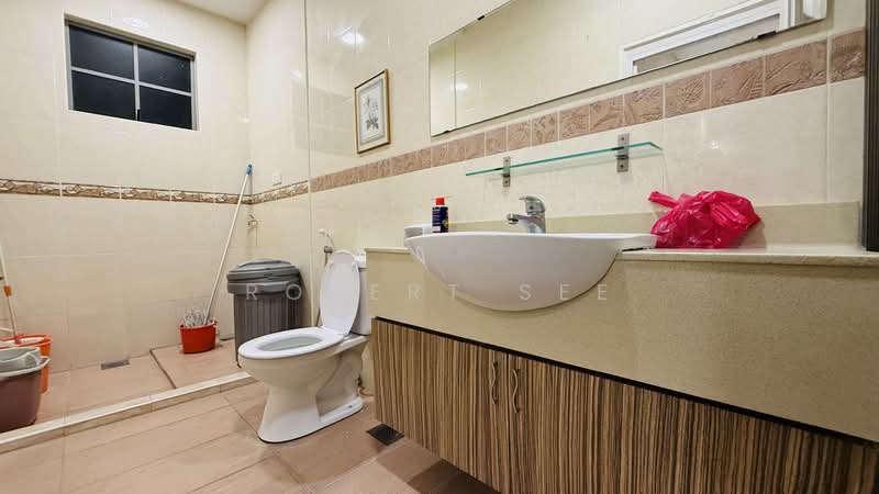 Semi-Detached House for Sale in Ampang Jaya (Ampang) - Robert See - Bathroom - PropertyGuru.com.my
