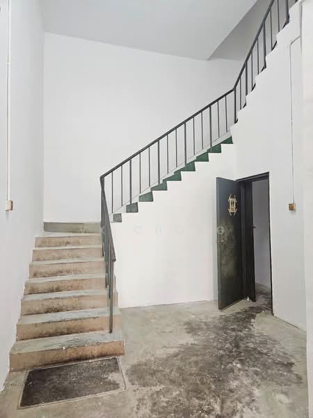 Factory for Rent in Taman Desa Cemerlang (Ulu Tiram) - VK Chong - Entrance - PropertyGuru.com.my