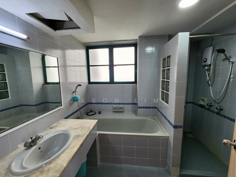 Kondominium untuk Disewa di The Straits View Condominium - Jason Lim - Bathroom - PropertyGuru.com.my