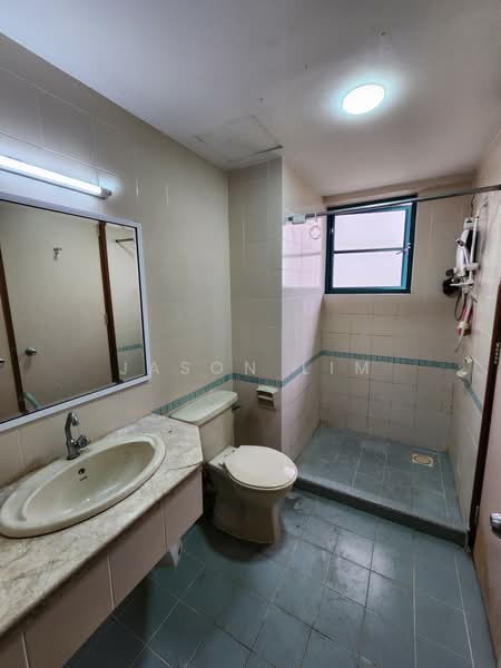 Kondominium untuk Disewa di The Straits View Condominium - Jason Lim - Bathroom - PropertyGuru.com.my