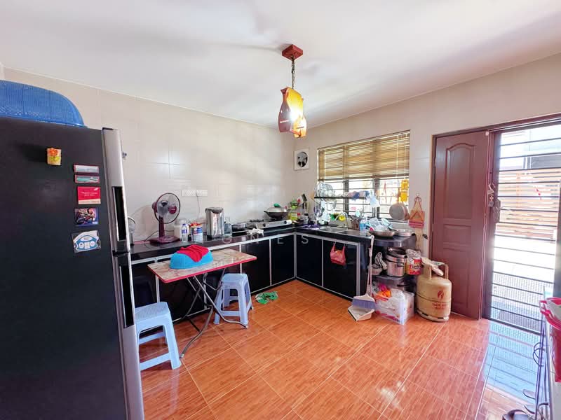 Cluster House for Sale in Mutiara Rini (Skudai) - Agnes . - Kitchen - PropertyGuru.com.my
