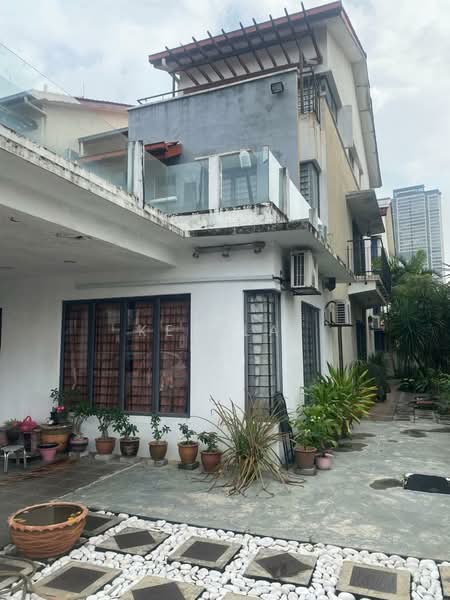 3-storey Terraced House for Sale in Taman Esplanad (Bukit Jalil) - Ken Lai - Exterior - PropertyGuru.com.my