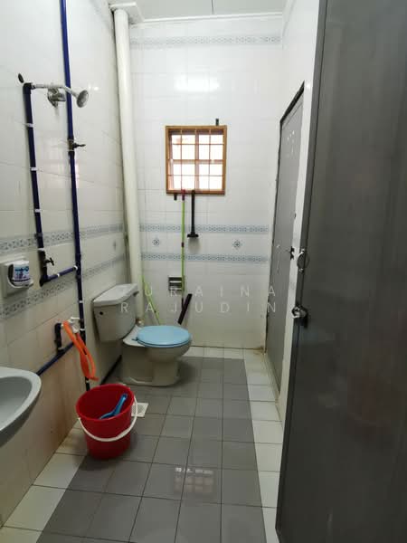 2-storey Terraced House for Rent in Shah Alam (Selangor) - Zuraina Rajudin - Bathroom - PropertyGuru.com.my