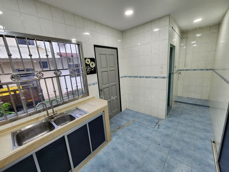 Rumah Teres 2 Tingkat untuk Dijual di Bandar Seri Alam (Masai) - Jason Lim - Kitchen - PropertyGuru.com.my