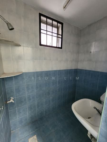 Rumah Teres 2 Tingkat untuk Dijual di Bandar Seri Alam (Masai) - Jason Lim - Bathroom - PropertyGuru.com.my