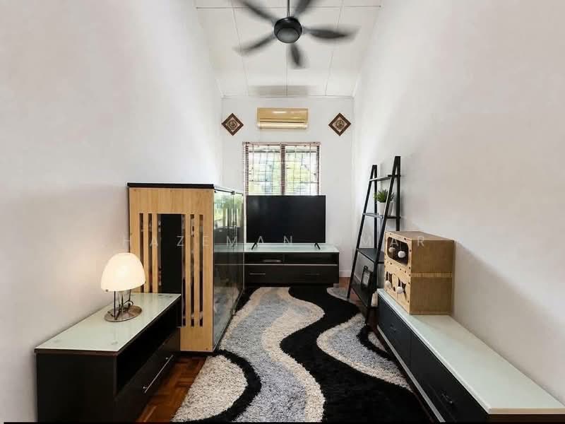 Cluster House for Sale in Setia Alam (Selangor) - Hazeman Omar - Living Room - PropertyGuru.com.my
