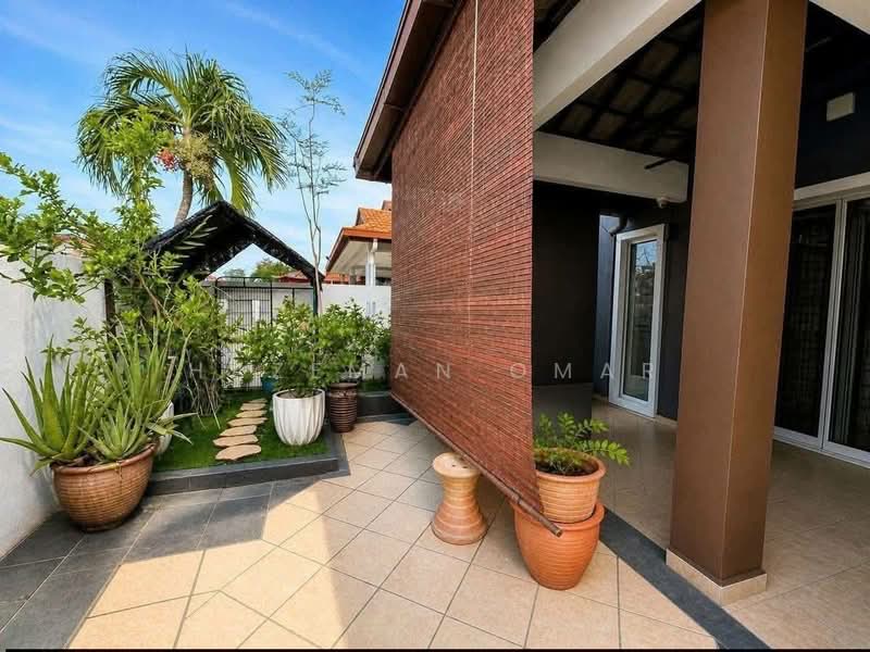 Cluster House for Sale in Setia Alam (Selangor) - Hazeman Omar - Exterior - PropertyGuru.com.my