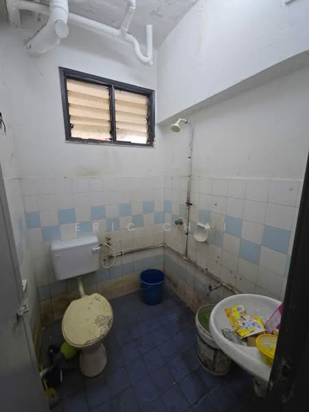 Pangsapuri untuk Dijual di Menara Putra - Eric Chai - Bathroom - PropertyGuru.com.my
