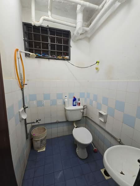 Pangsapuri untuk Dijual di Menara Putra - Eric Chai - Bathroom - PropertyGuru.com.my