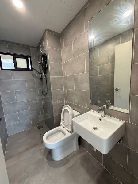 Servis Apartment untuk Disewa di The Tropika - Holiday Lew - Bathroom - PropertyGuru.com.my