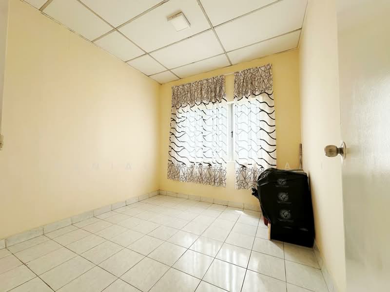 Rumah Flat untuk Dijual di Taman Pendamar Indah 2 - Danial Mohd Zaki - Interior - PropertyGuru.com.my
